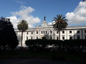 1280px-Fábrica_de_Tabacos_da_Coruña_(1)
