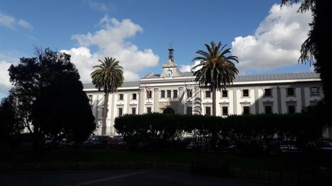 1280px-Fábrica_de_Tabacos_da_Coruña_(1)